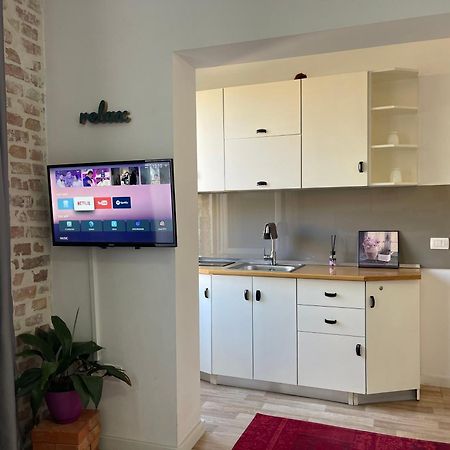 Bricks Studio Apartments Tiranë Ngoại thất bức ảnh