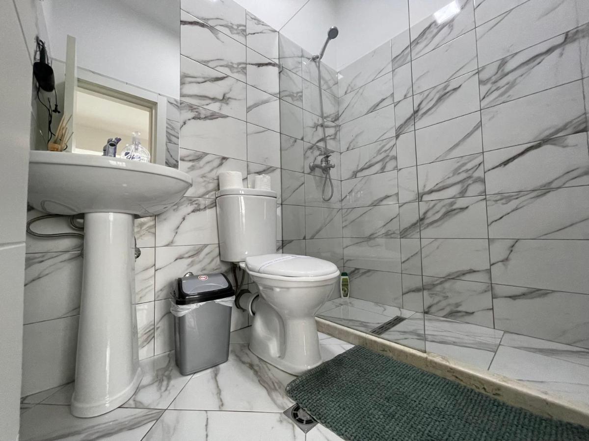 Bricks Studio Apartments Tiranë Ngoại thất bức ảnh