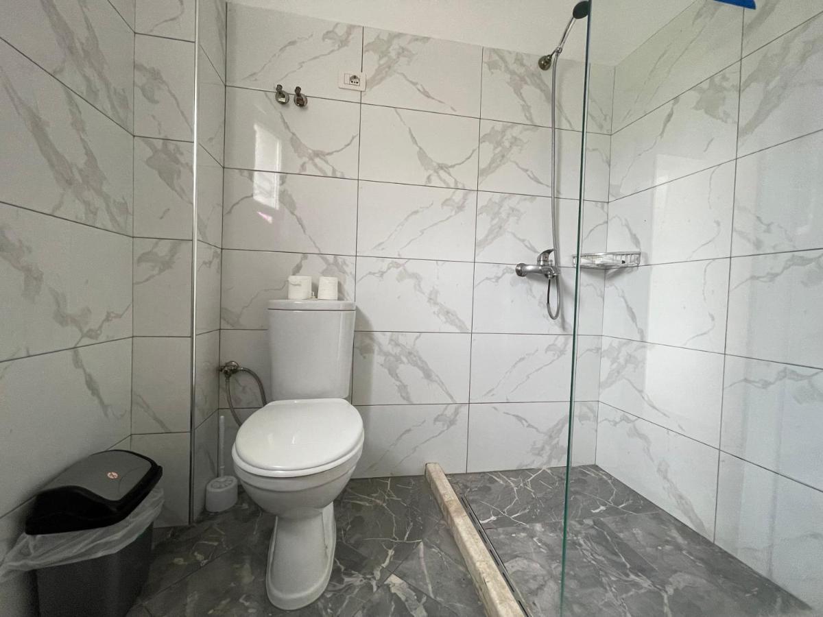 Bricks Studio Apartments Tiranë Ngoại thất bức ảnh