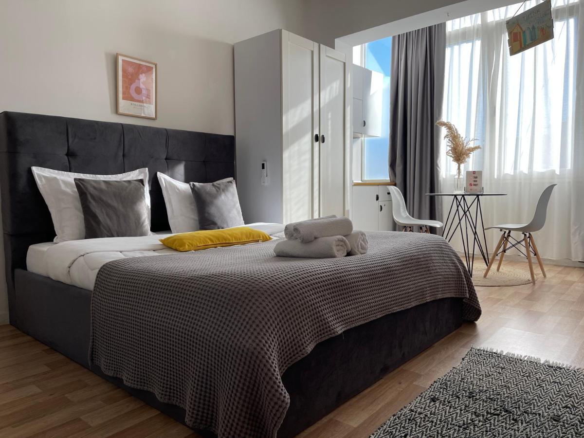 Bricks Studio Apartments Tiranë Ngoại thất bức ảnh