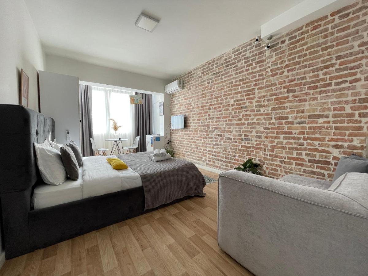 Bricks Studio Apartments Tiranë Ngoại thất bức ảnh