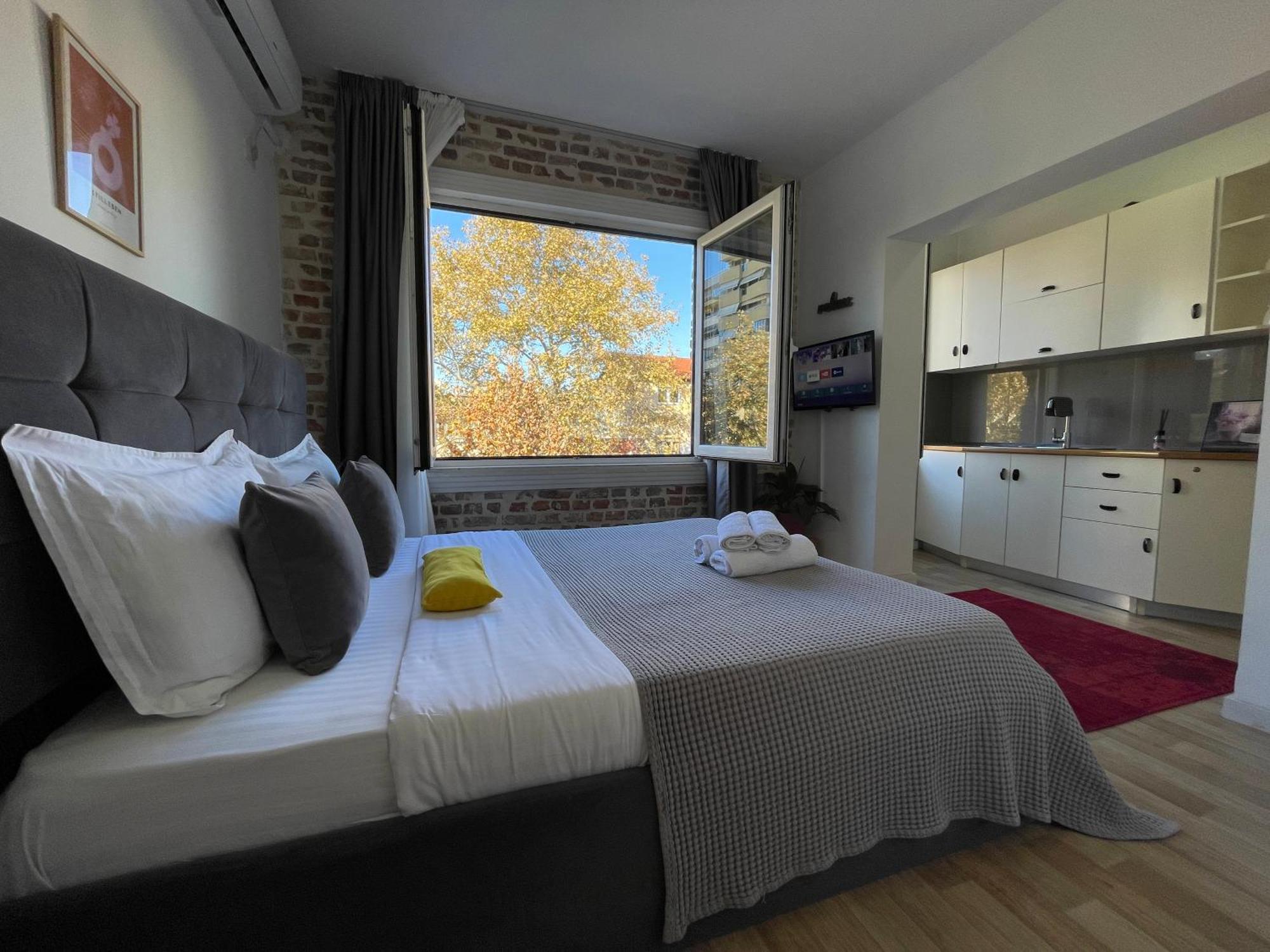 Bricks Studio Apartments Tiranë Ngoại thất bức ảnh