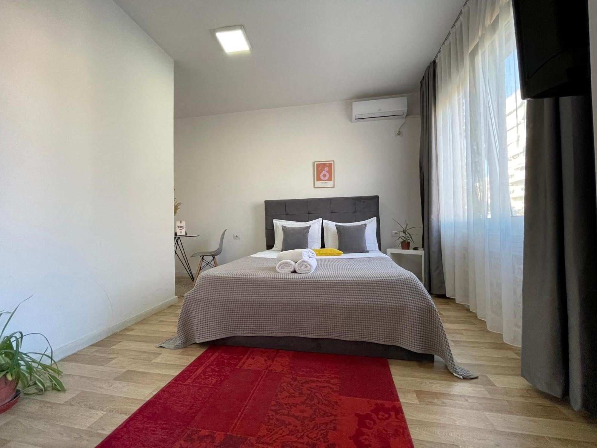 Bricks Studio Apartments Tiranë Ngoại thất bức ảnh